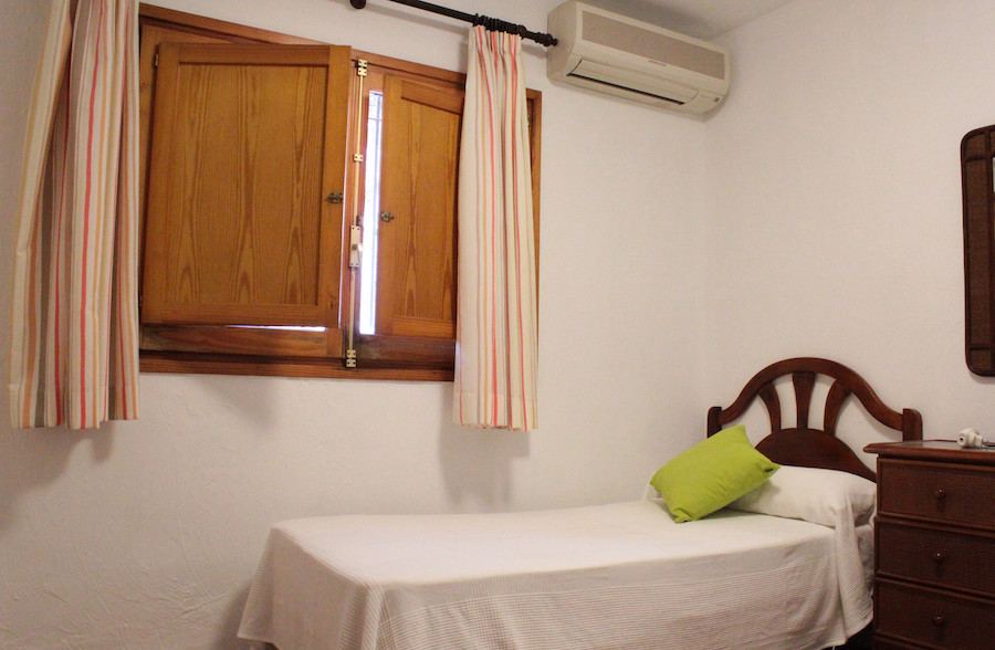 Zona de camas en el dormitorio inferior