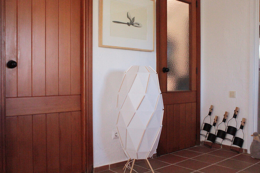 Perspectiva amplia del salón comedor