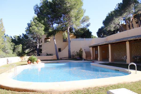 Piscina comunitaria urbanización Niu d'Or en Moraira